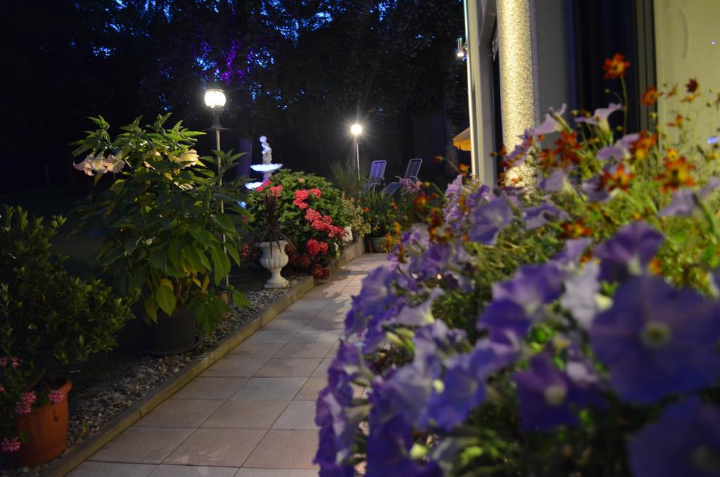 Rothsee Hotel อัลเลอร์สแบร์ก ภายนอก รูปภาพ
